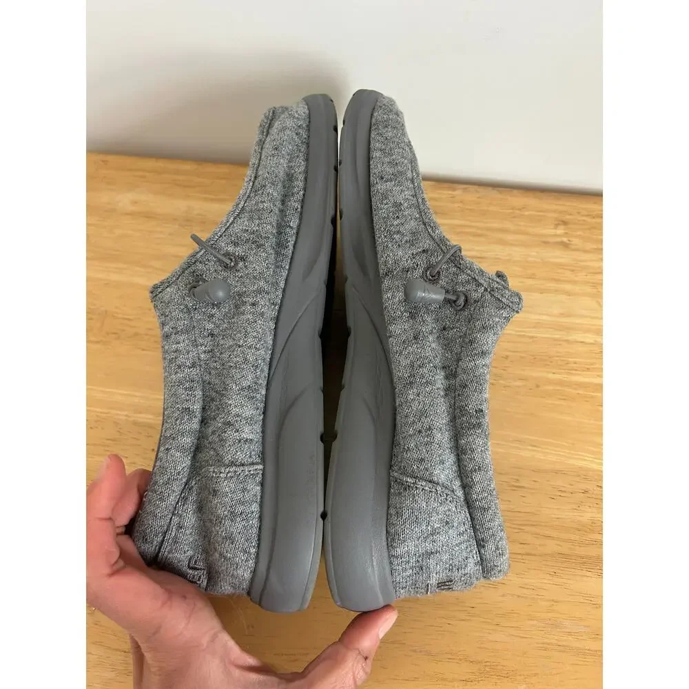 REEF Men's Cushion Coast Slip-On Shoe Light Gray, Size 9